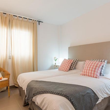 Apartamentos Cornellalux Cornellà de Llobregat Exteriör bild